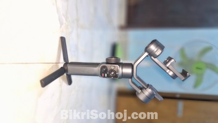 ইমার্জেন্সি টাকার প্রয়োজনে Smooth 5 Gimbal বিক্রি (বক্সসহ)